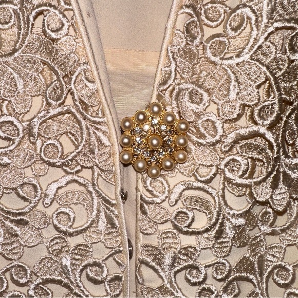 Karen Laurence by Matthew Size 8 Applique Lace Tiered Top Jacket Beaded Buttons - Picture 8 of 13